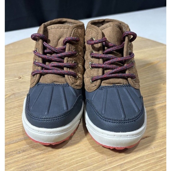 OshKosh B'gosh Winter Duck Boots Boys Youth Size 8 NWT - Picture 3 of 7